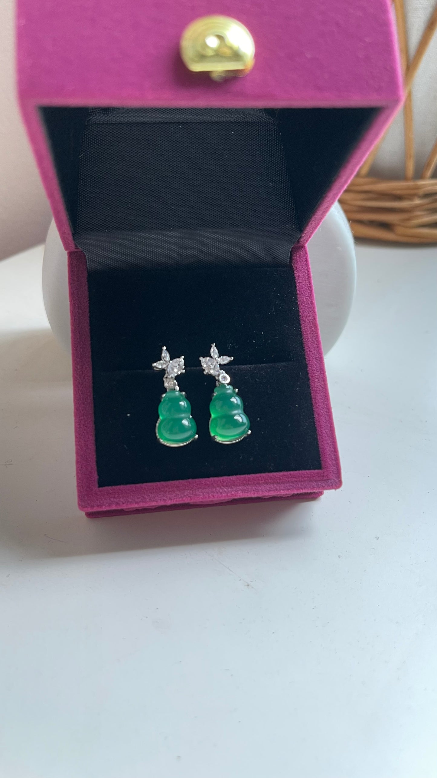 E2115 | Type A Green Cabochon Jade Hu Lu Earrings