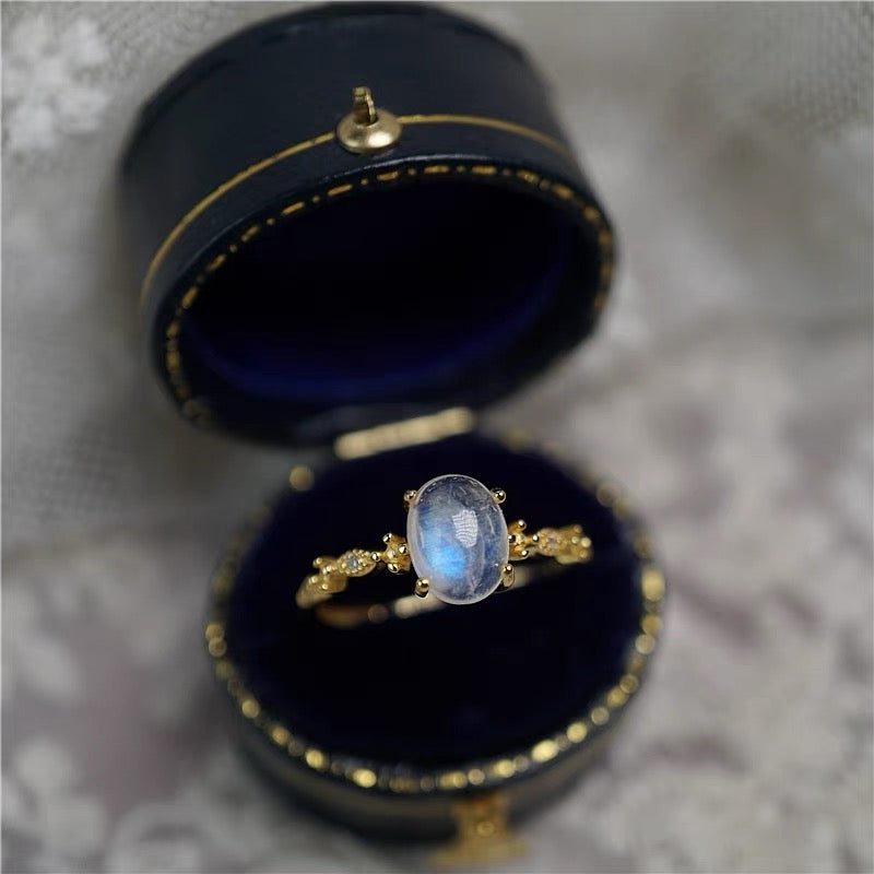 R0111 (Moonstone)