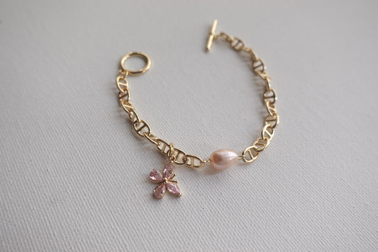 BR0116 | Butterfly & Fresh Water Pearl Bracelet