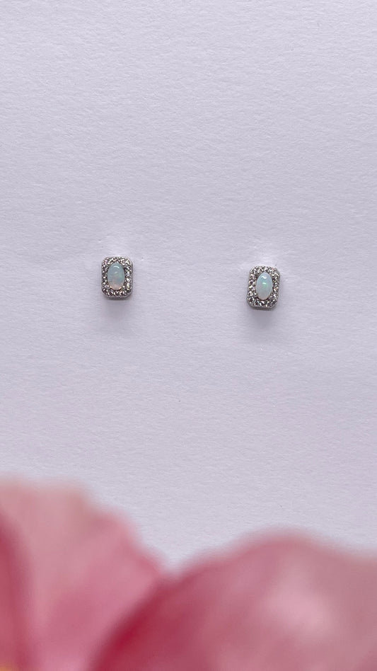 E2273 | White Opal Earrings