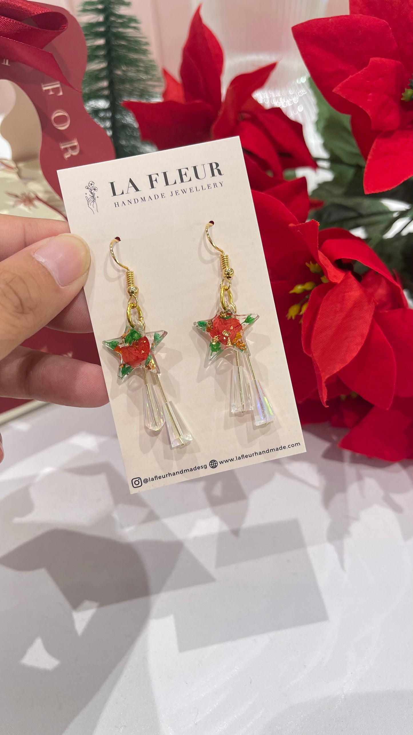 RE1431 🎄Merry Winter🎄 Christmas Earrings with Real Flower Petals