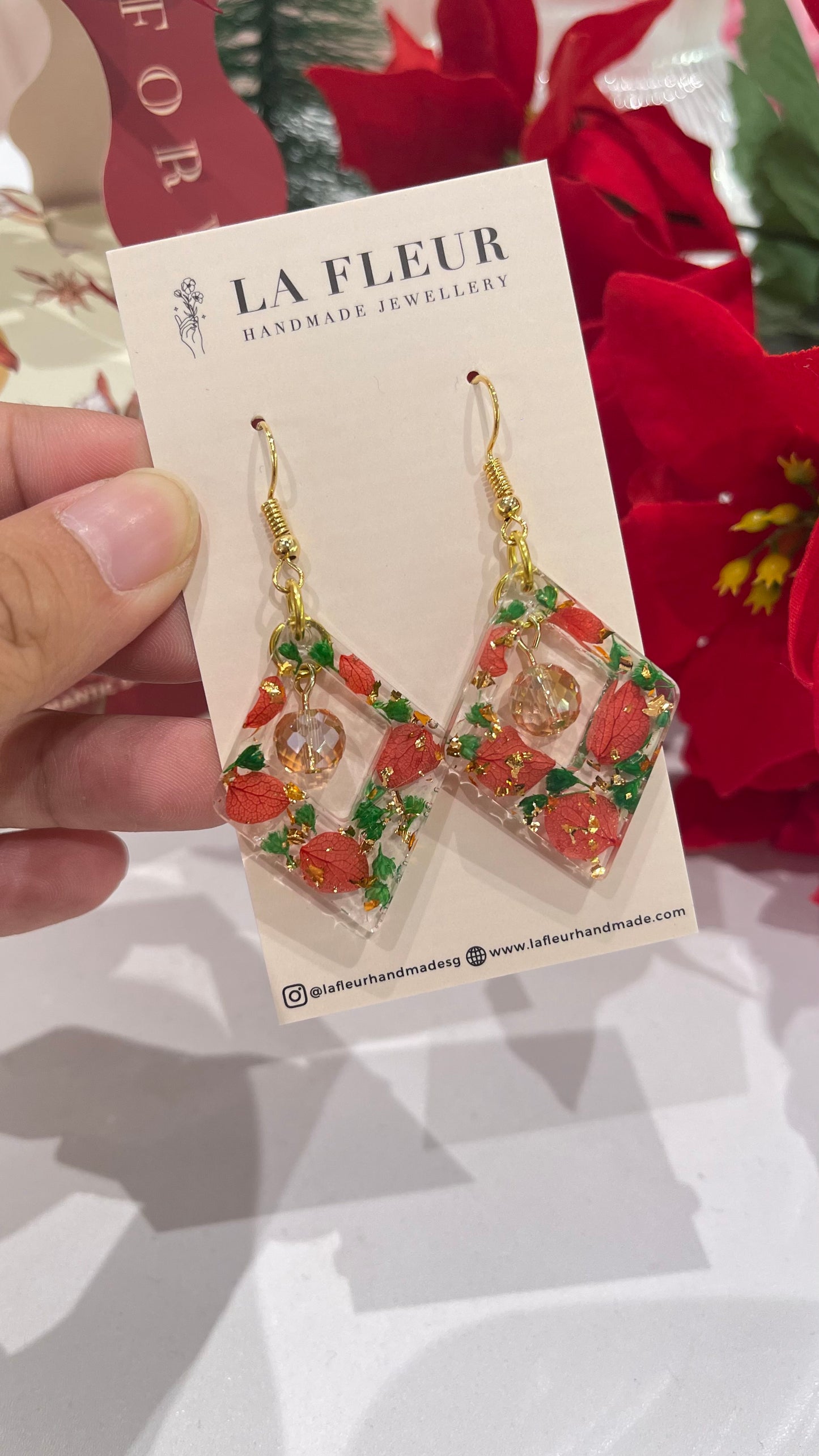 RE1431 🎄Merry Winter🎄 Christmas Earrings with Real Flower Petals