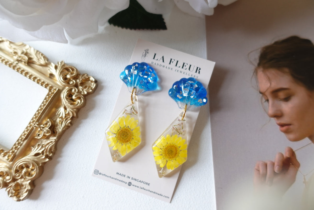 Chandra Summer Daisy Flower Earrings
