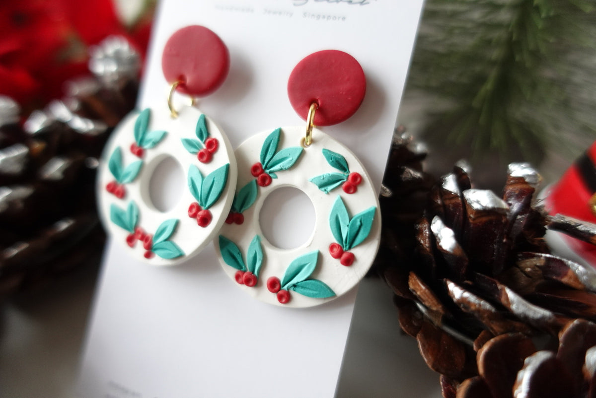 Christmas Wreath Polymer Clay Earrings 1