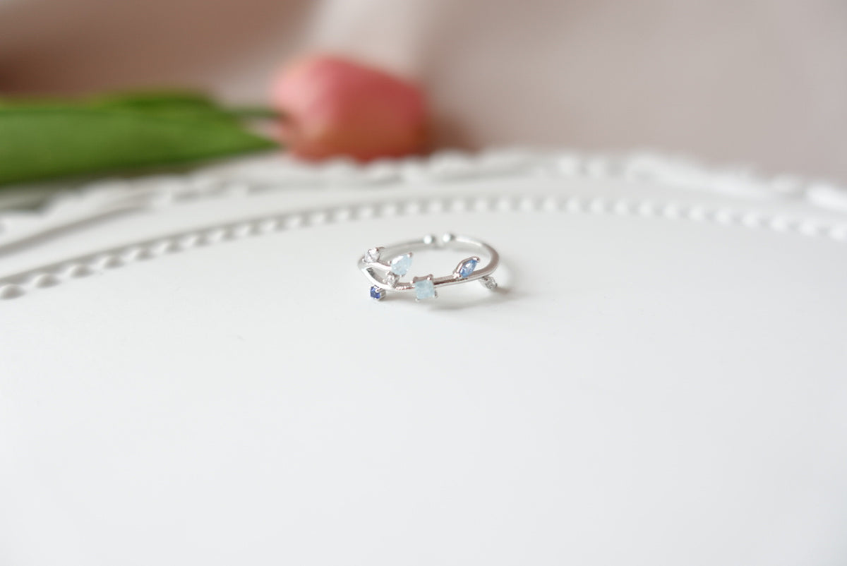 Americus Leaves Crystal Ring (adjustable)