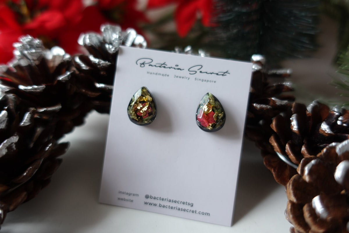 Wonderland Black Christmas Studs