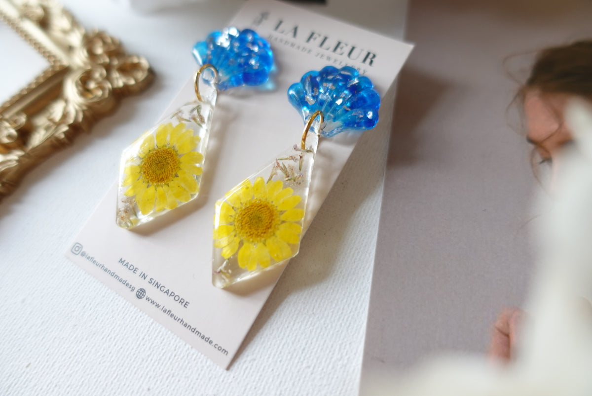 Chandra Summer Daisy Flower Earrings