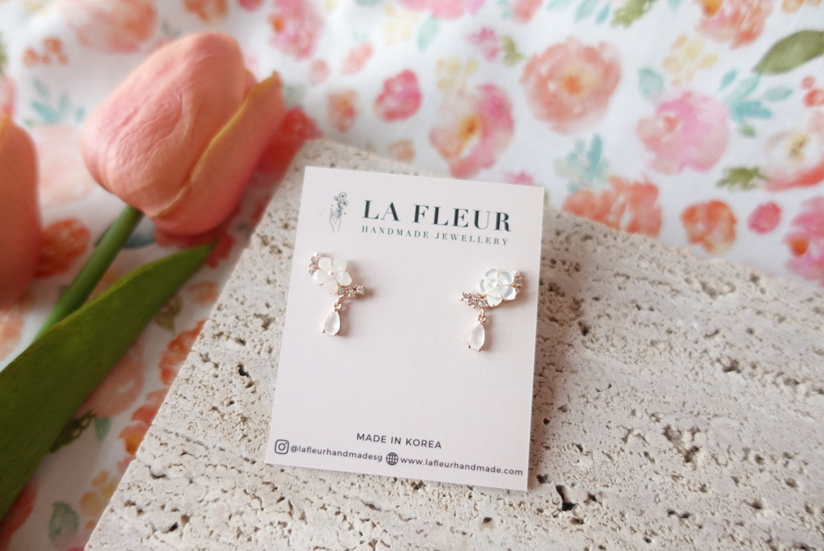 Casilda Seashell Flower Earrings