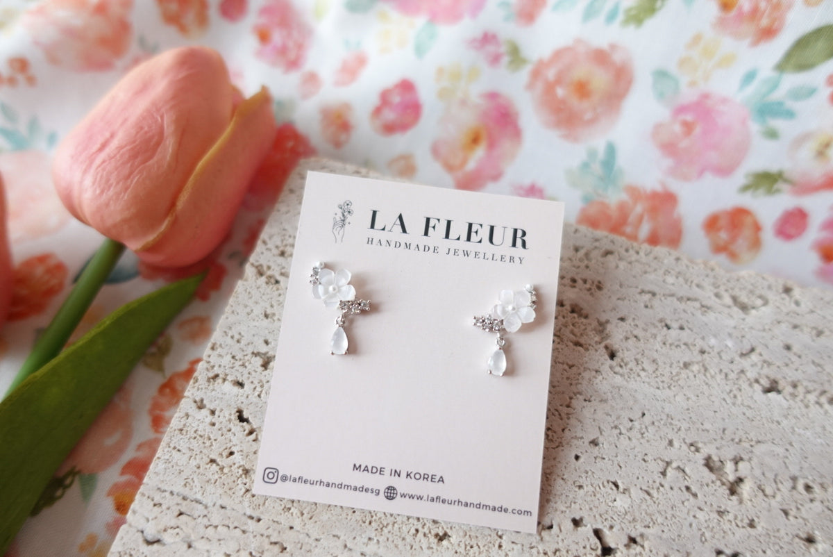 Casilda Seashell Flower Earrings