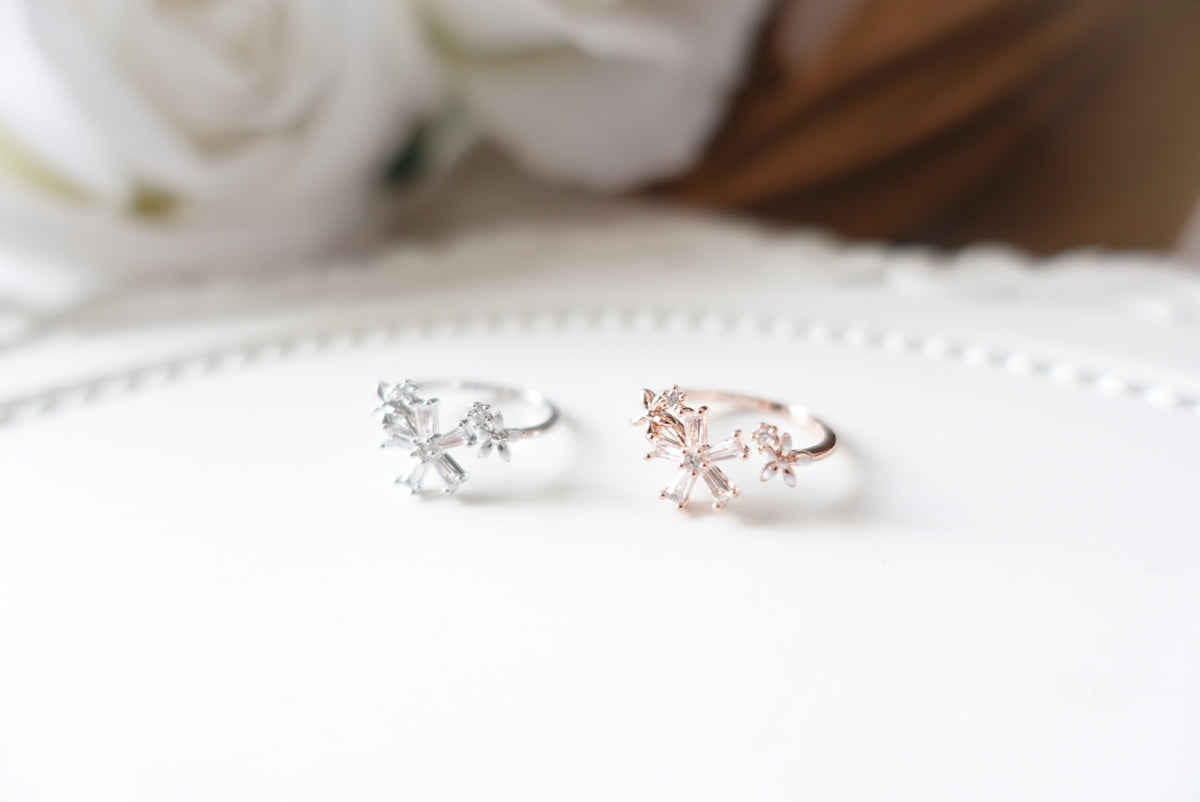 Beate Flower Crystal Ring