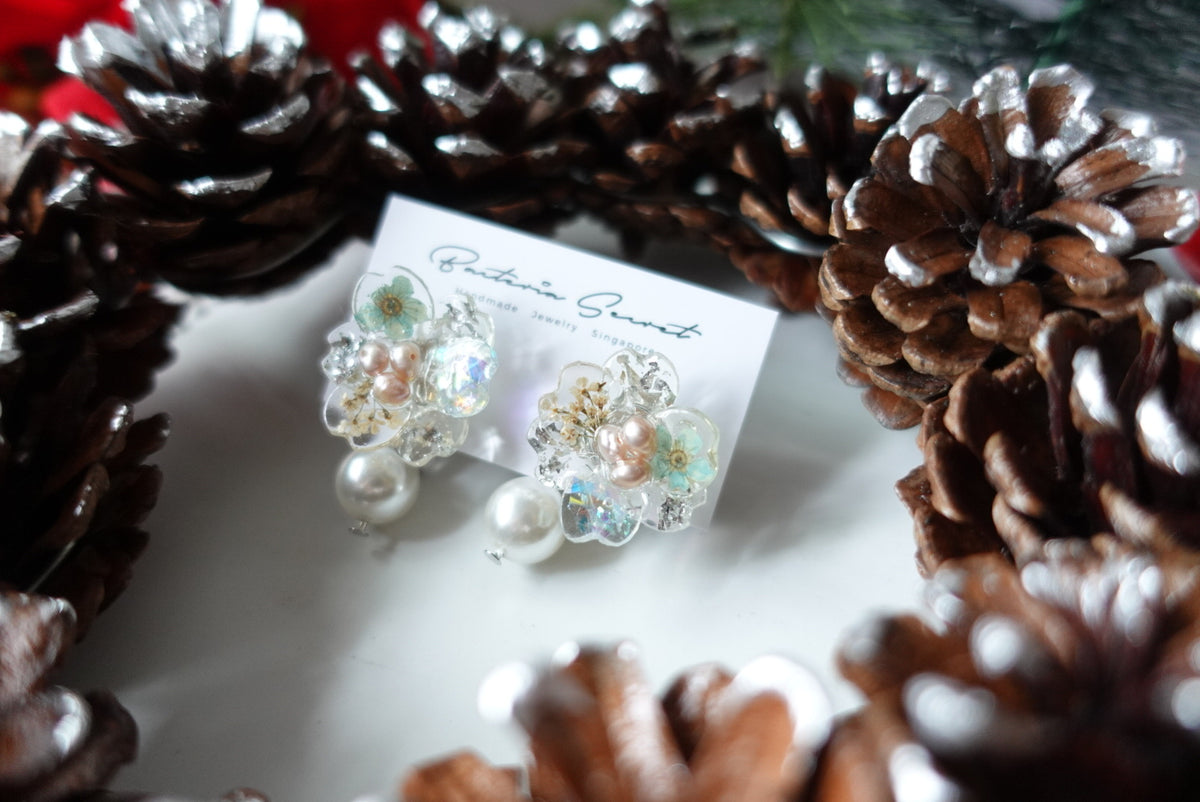 Blondelle 2 ways Christmas Studs