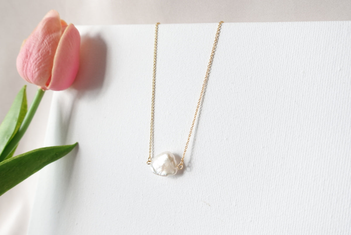 Amable Pearl Short Necklace
