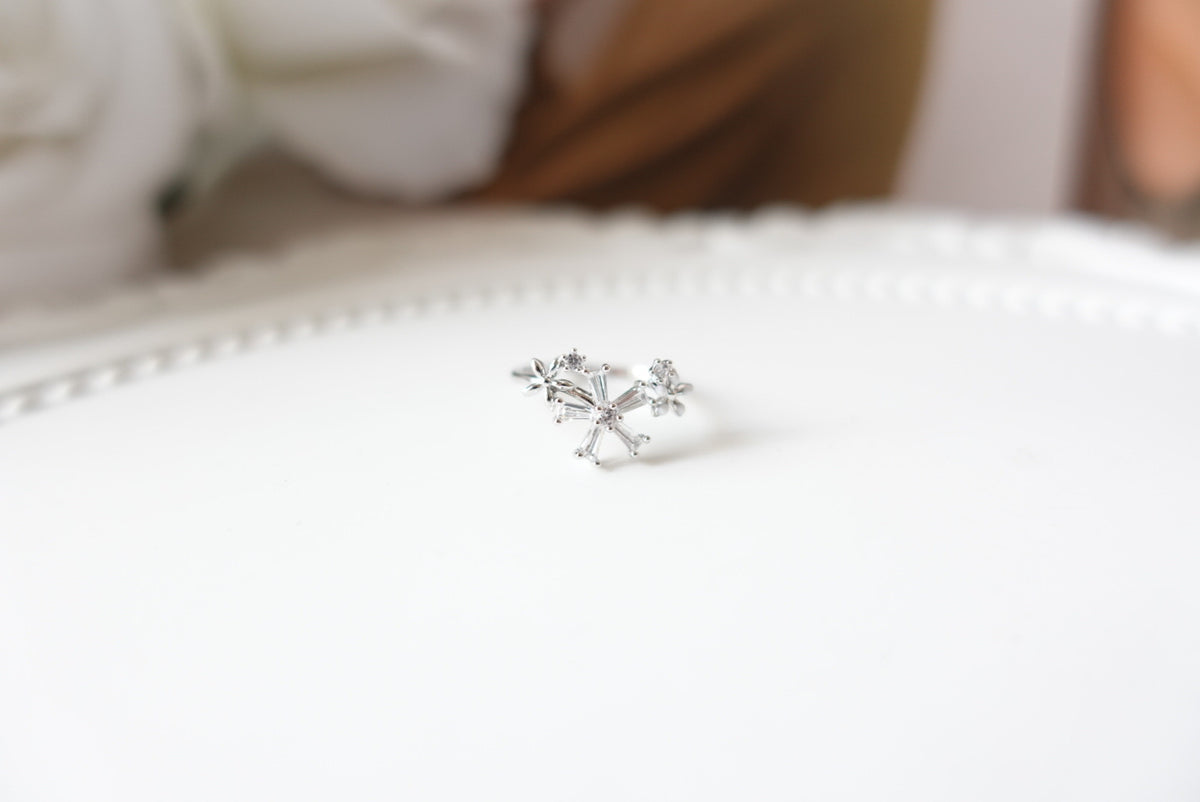 Beate Flower Crystal Ring